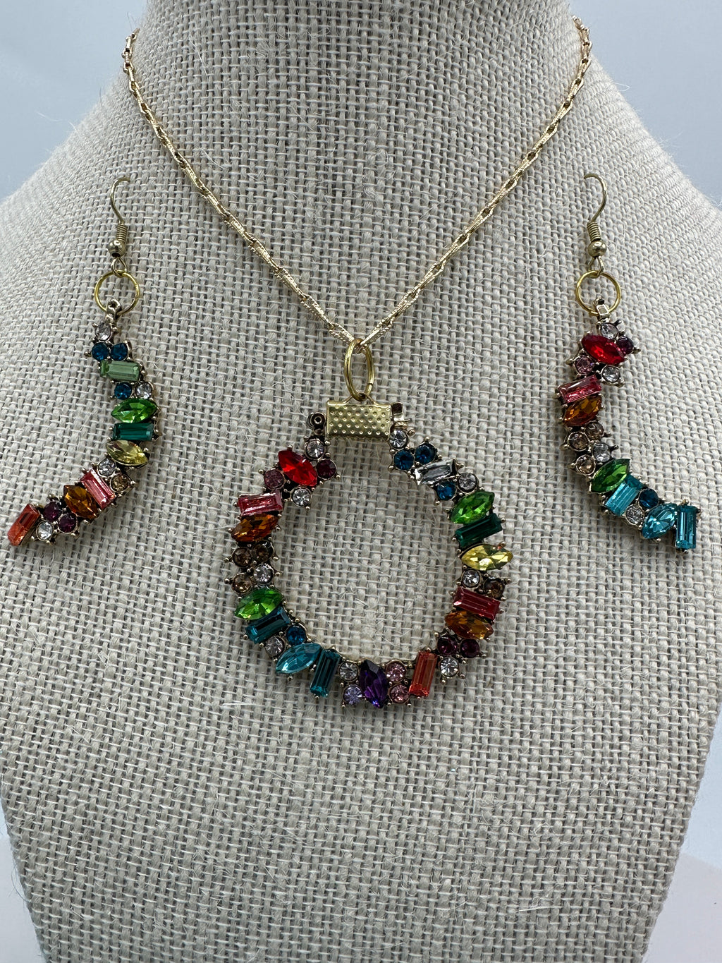Multi-Colored Round Rhinestone Pendent w/Matching C-Shaped Earrings