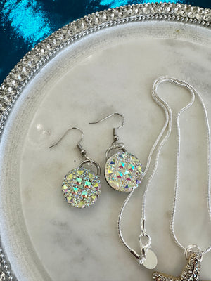 A Beautiful Starfish Pendent Necklace w/ Two Earring Selections
