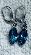 Turquoise Rhinestone & Pearl Flower Medallion Pendent on 18 in. Snake Chain & Matching Turquoise Earrings