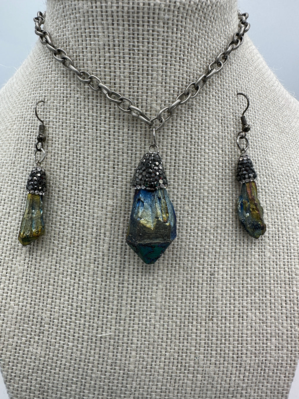 Metallic Stone Pendent on Brushed Silver Chain w/Matching Earrings (Clearance)