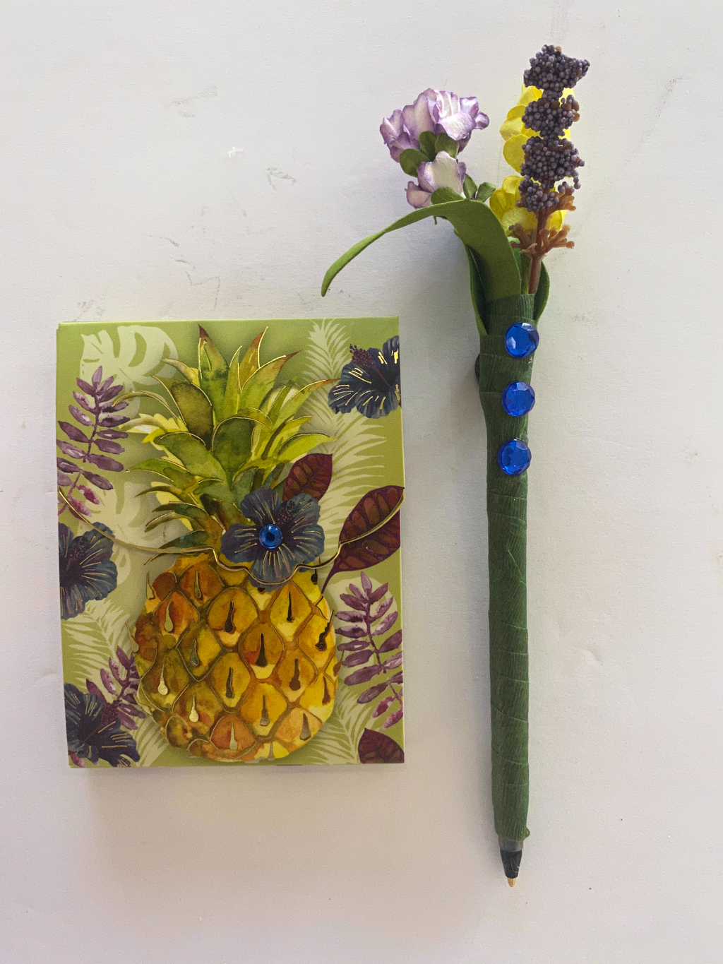 Pineapple Notepad W/Magnetic Pen