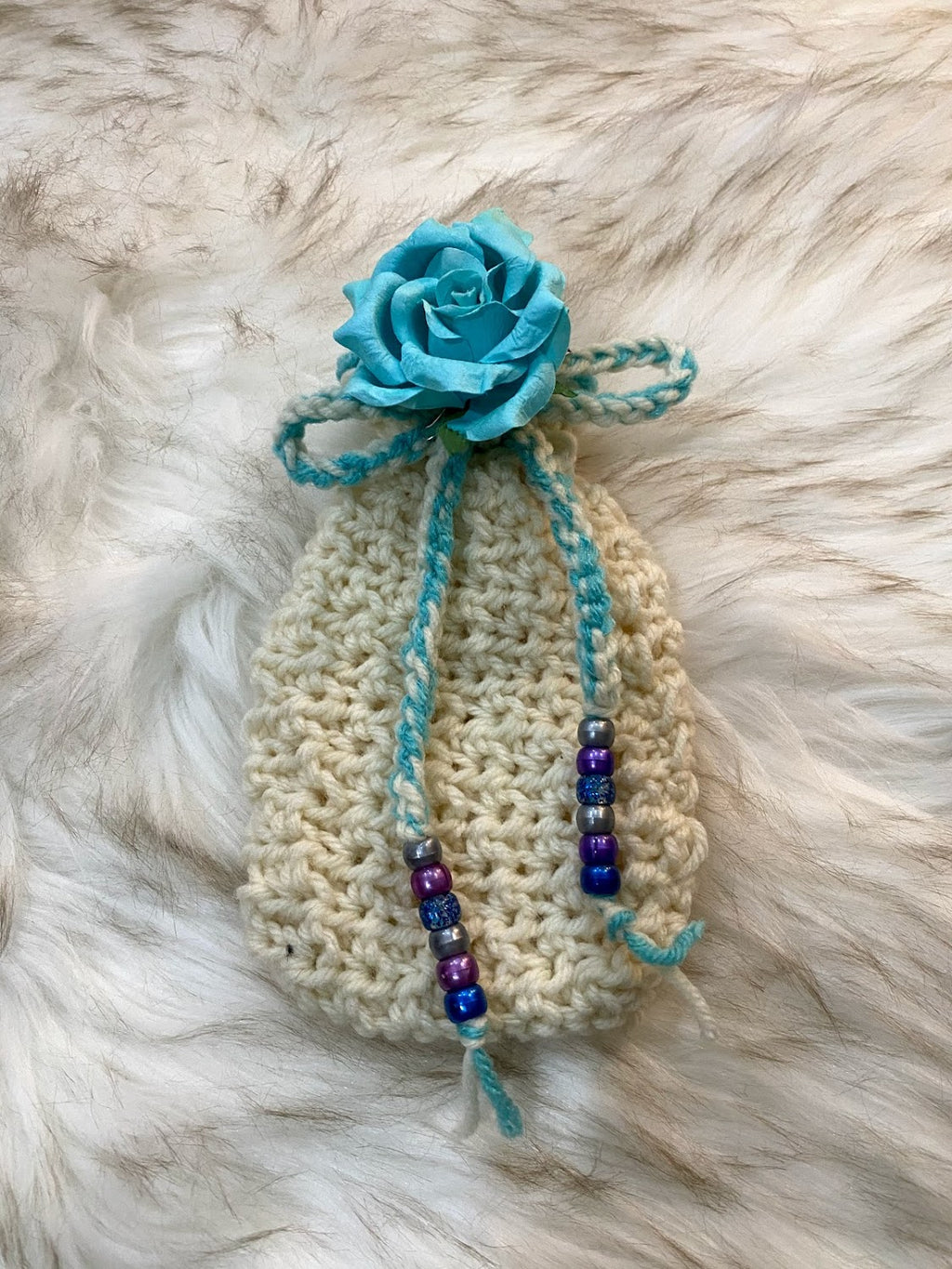 Off White Gift Bag w/Detachable Turquoise Rose Embellishment