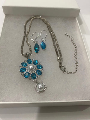 Round Silver Turquoise Rhinestone Pendent & Tear Drop Earrings (Clearance)