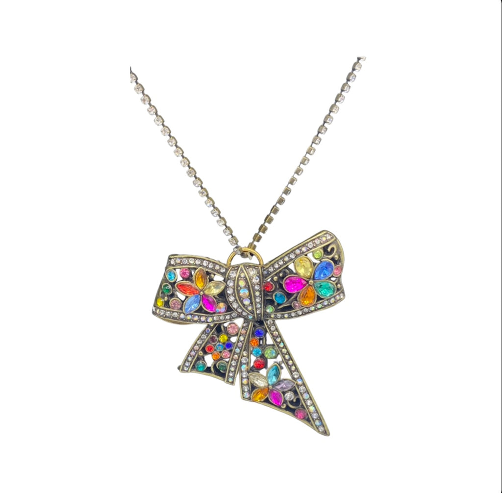 Stunning Rhinestone Pendent on Silver Rhinestone Chain w/ Earrings (Clearance)