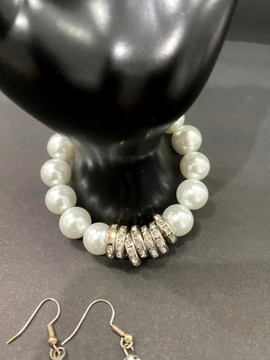 Large Pearl & Silver Rhinestone Ring Beaded Bracelet & Matching Earrings