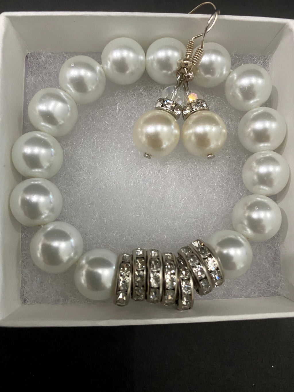 Large Pearl & Silver Rhinestone Ring Beaded Bracelet & Matching Earrings