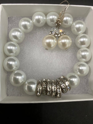 Large Pearl & Silver Rhinestone Ring Beaded Bracelet & Matching Earrings