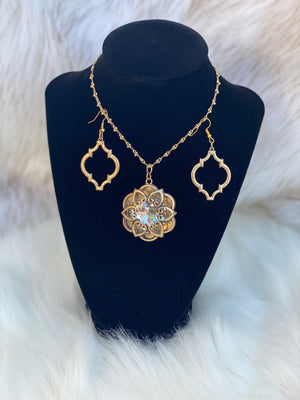 Gold Heart Scroll Pendent & Gold Scroll Earrings