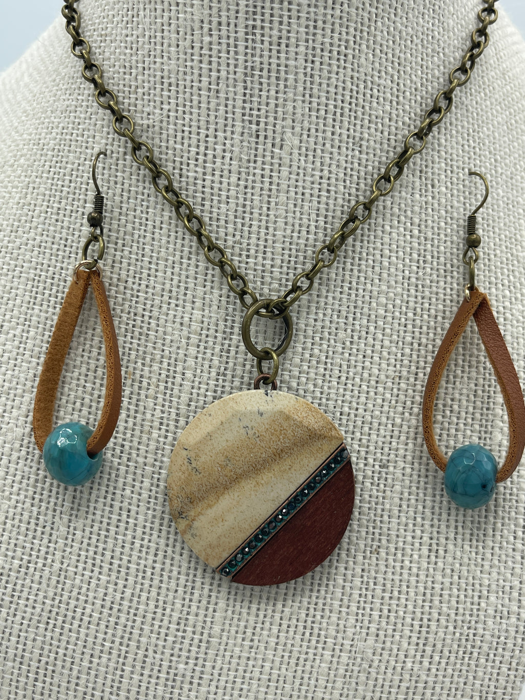 Multi-Colored Stone Medallion Necklace Set w/Leather Beaded Earrings (Clearance)
