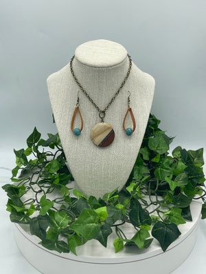 Multi-Colored Stone Medallion Necklace Set w/Leather Beaded Earrings (Clearance)